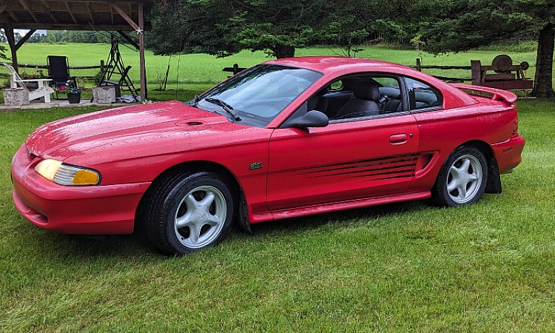 1995 Ford Mustang Gt...