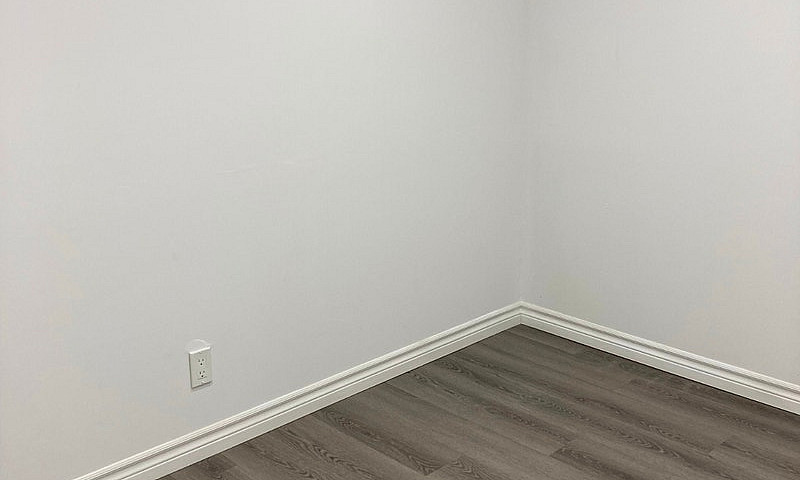 2 Large Bedrooms For...