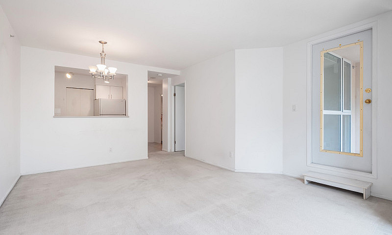 Unfurnished 2 Bedroo...