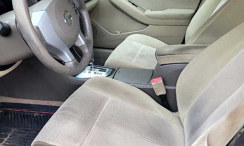 2009 Nissan Altima 2...