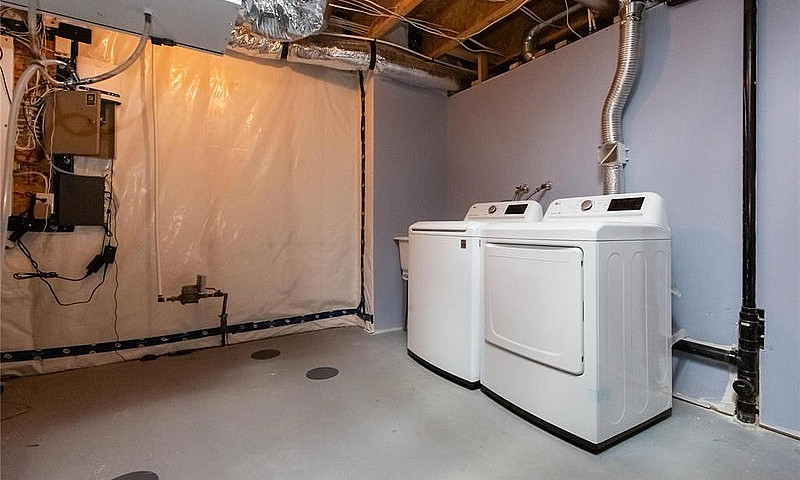 2 Bhk Basement For R...
