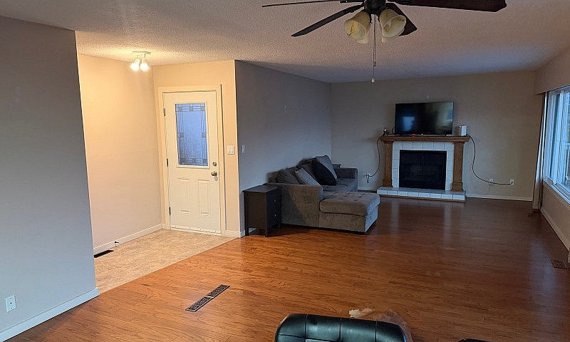 Room For Rent...