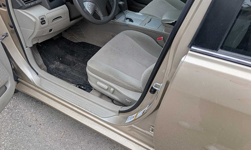 Toyota Camry Le...