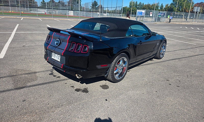 2013 Ford Mustang Gt...