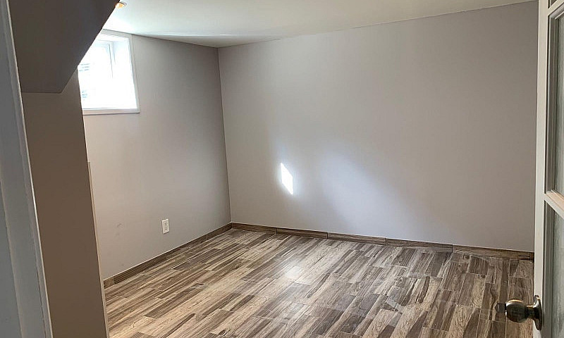 2 Beds 1 Bath - Hous...