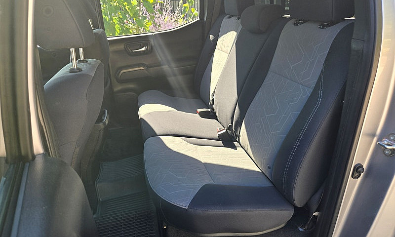 2020 Toyota Tacoma V...