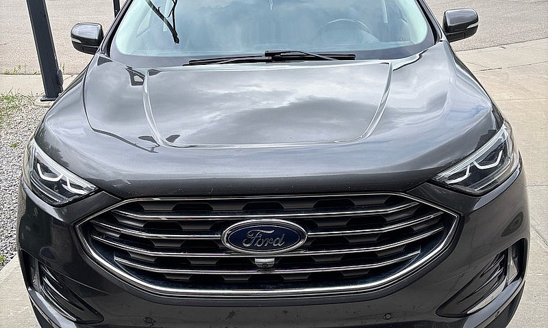 2019 Ford Edge Titan...