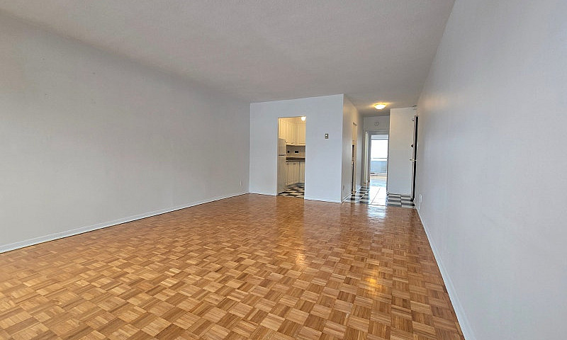 1 Bdrm Apt @ Somerse...