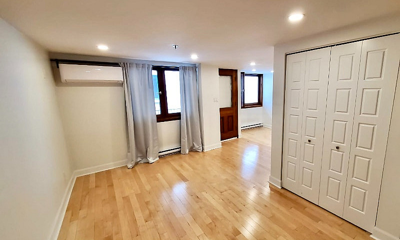 Spacious 2-Bedroom A...