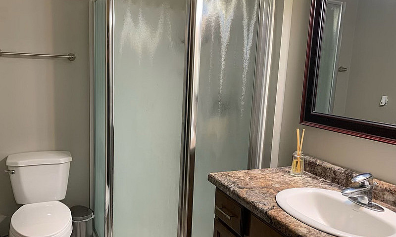 Beautiful 3 Bed 3 Ba...