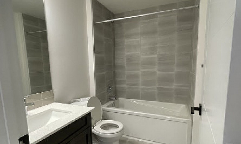Bright & Modern Bran...