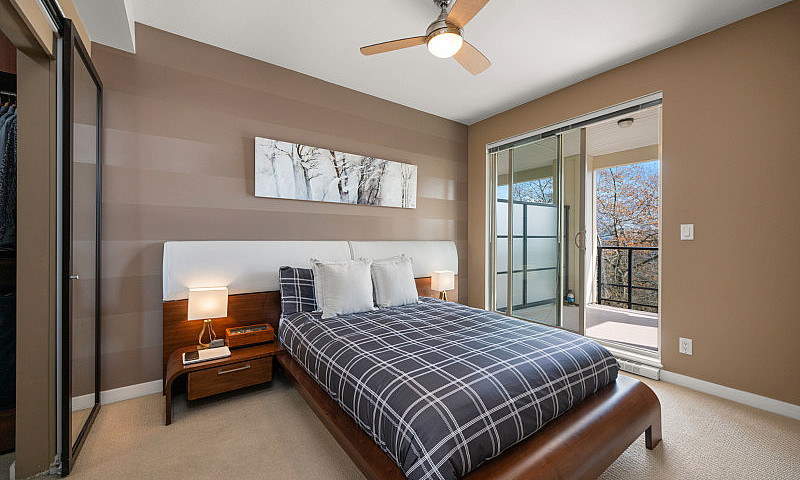 Open-Concept  Top-Fl...