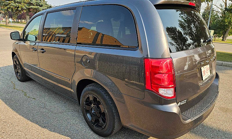 2016 Dodge Grand Car...