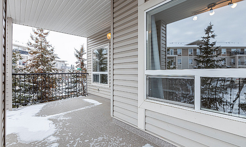 Just Listed - 5204 7...
