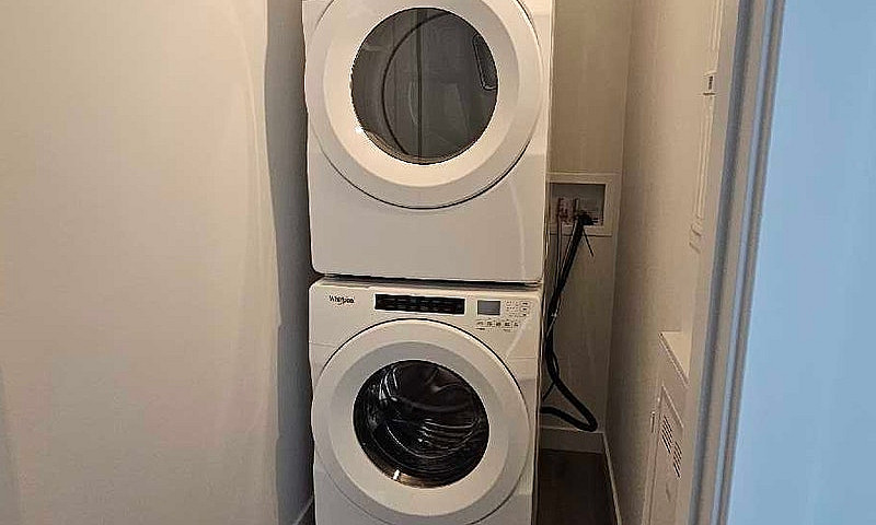 Modern One Bedroom C...