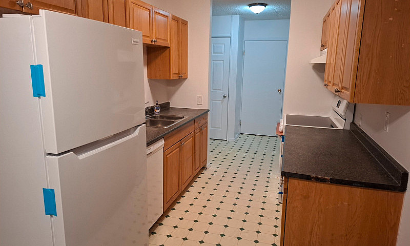 2 Bedroom Condo On 1...