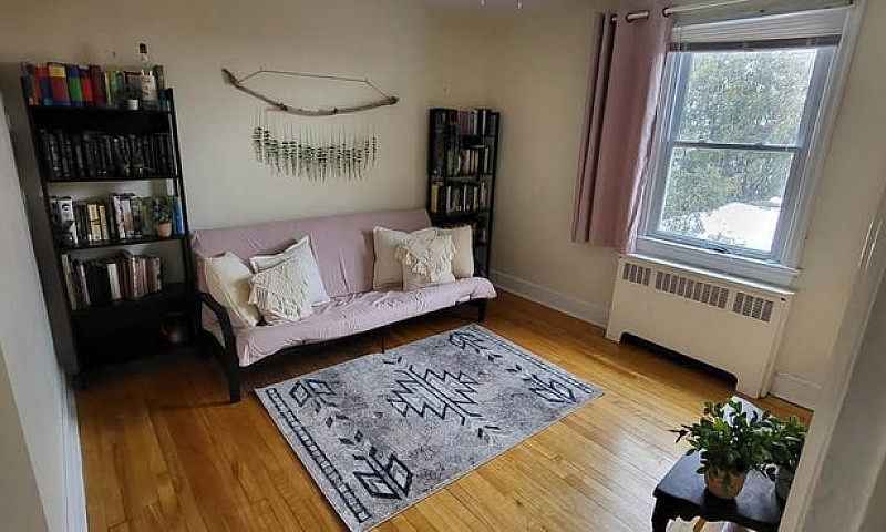 Triplex: 2 Bedroom H...