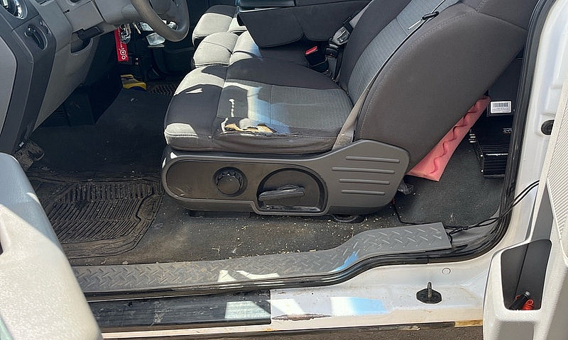 2005 Ford F150...