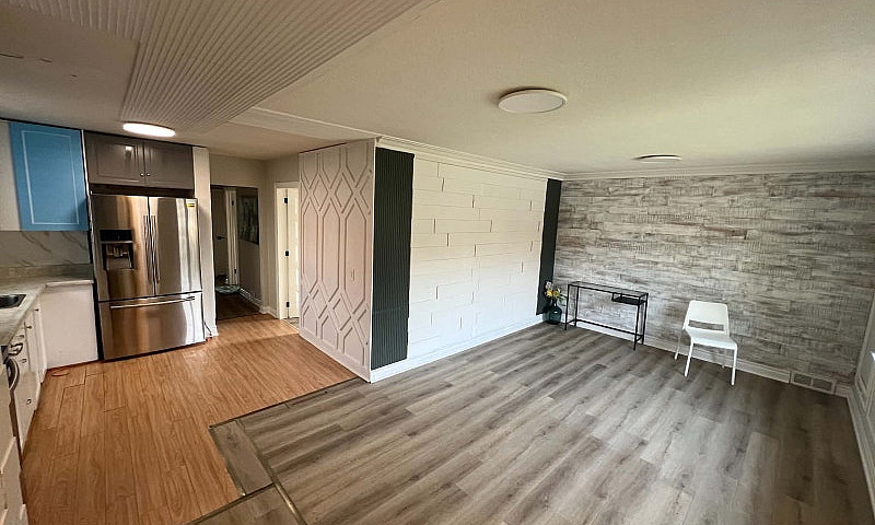 House For Rent In Ea...