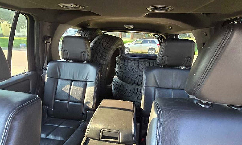 2011 Lincoln Navigat...