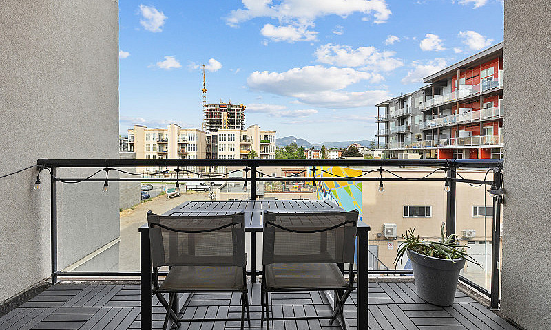 Spacious 2 Bedroom C...