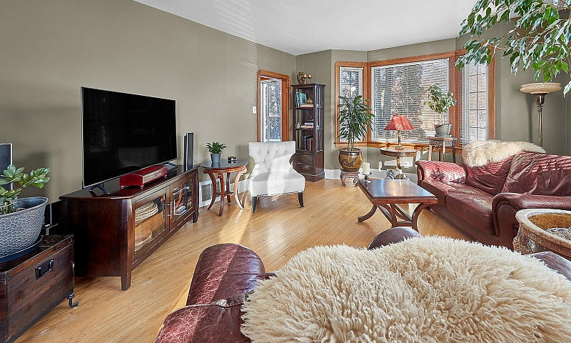Garneau 2-Bed Main F...