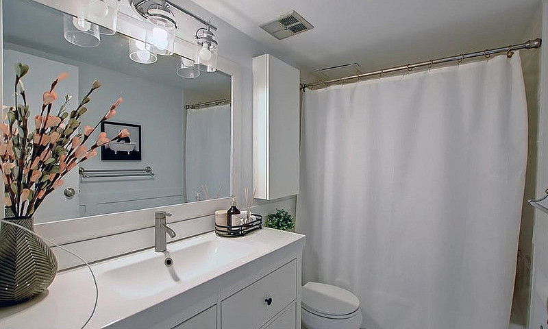 Spacious 2-Bedroom C...
