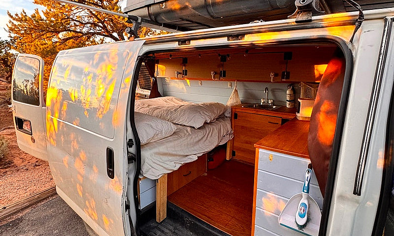Chevrolet Express 25...