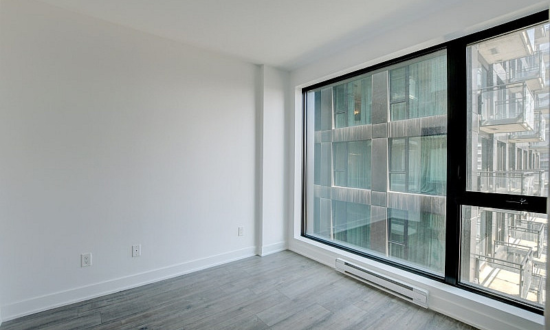 Stunning 1-Bedroom C...