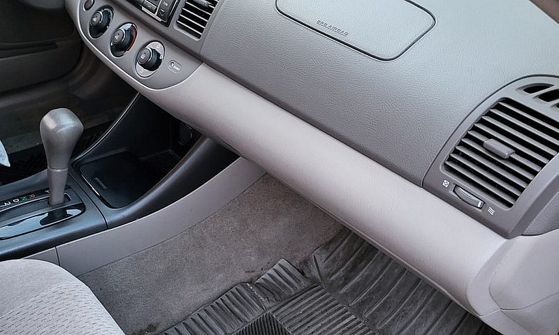 2003 Toyota Camry Le...