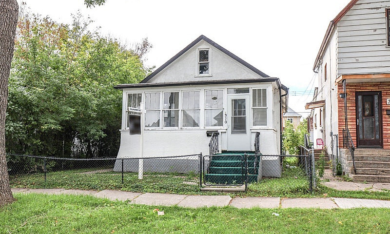 Charming 2-Bedroom B...