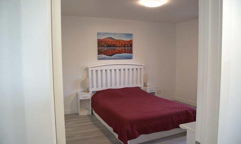 5 Bed 3 Bath 1216F H...