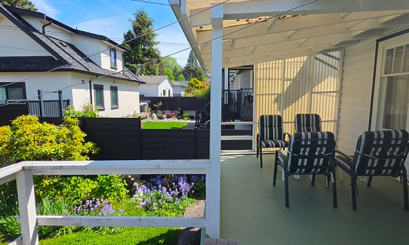 Vancouver // 4Beds +...