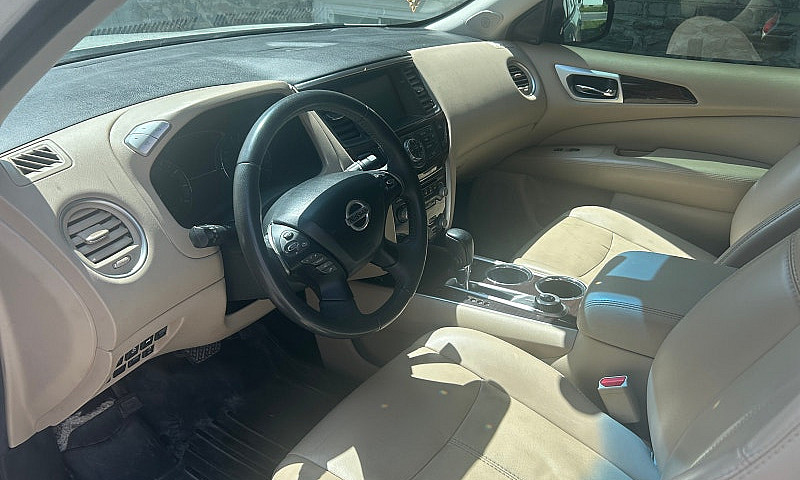 2016 Nissan Pathfind...