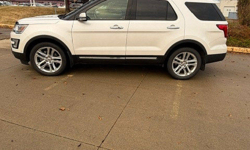 2017 Ford Explorer L...