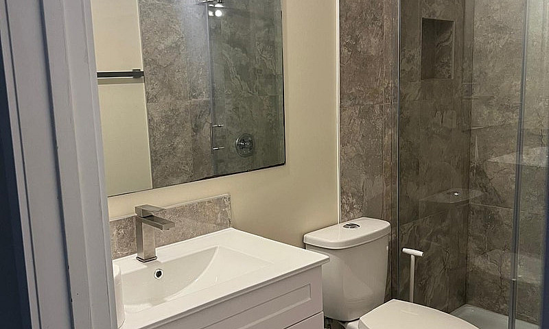 2 Bedroom Separate E...