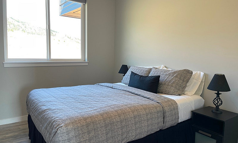 Fully Furnished 2 Be...
