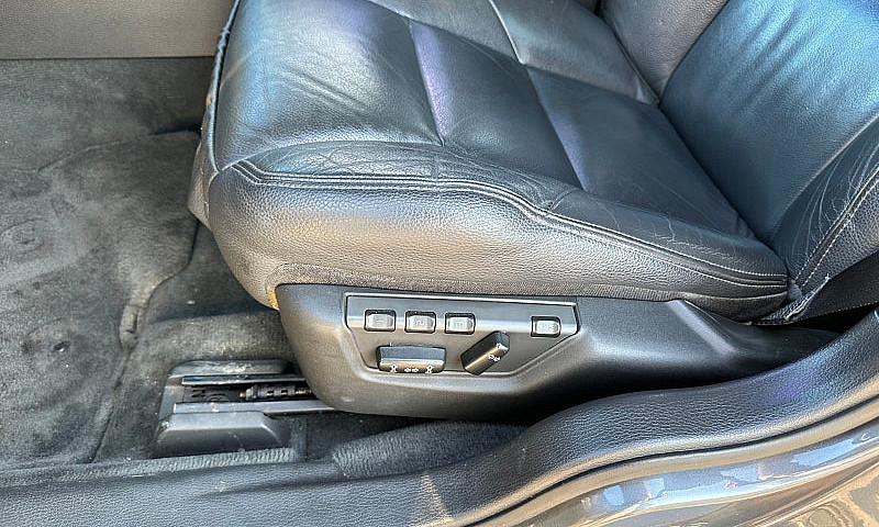 06 Volvo S60...
