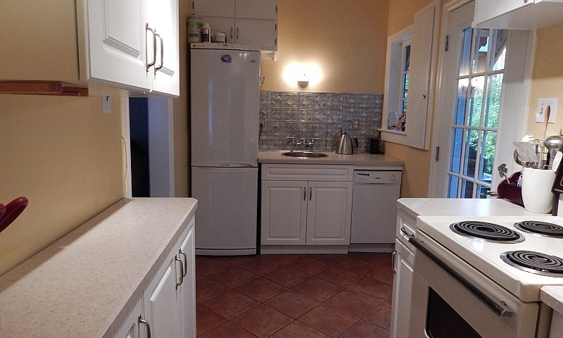 Lovely 2 Bed/1Bath N...