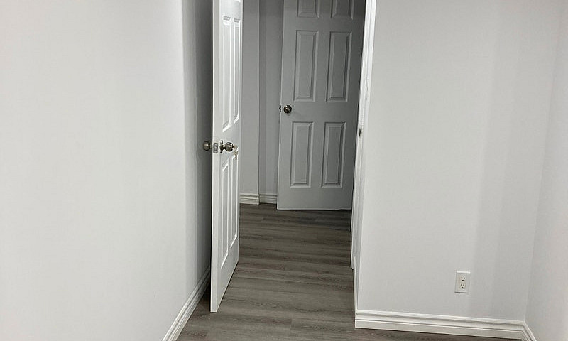 2 Large Bedrooms For...
