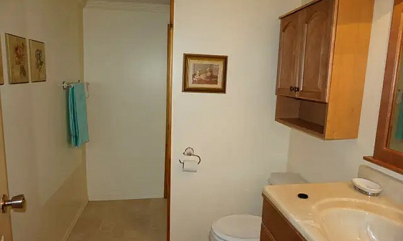 House For Sale - 910...