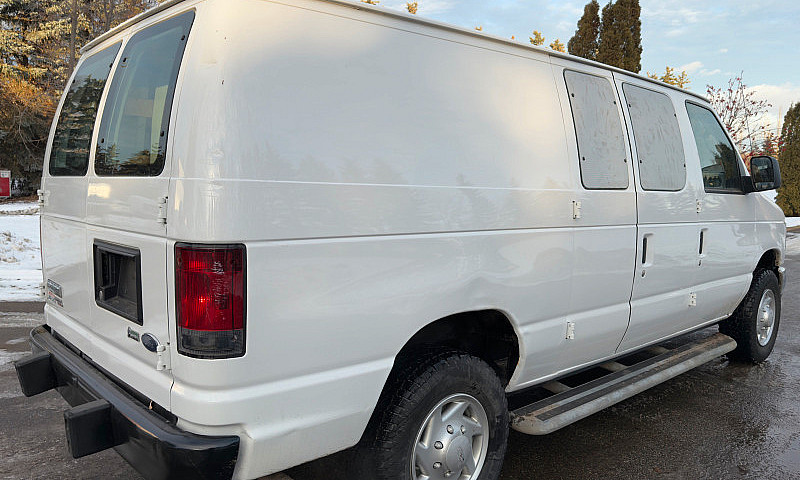 2013 Ford E-250 Carg...