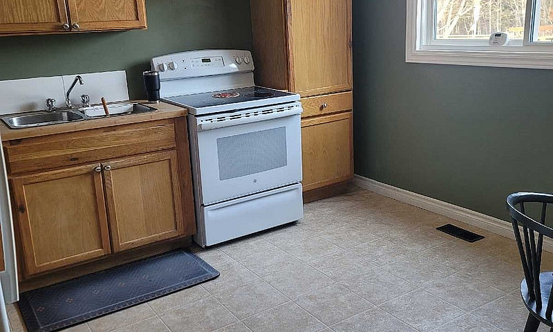 3 Bedroom Semi For R...