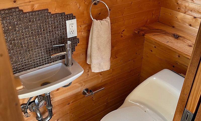 Luxury Tiny House Fo...