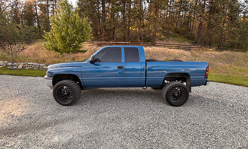 2002 Dodge 2500...
