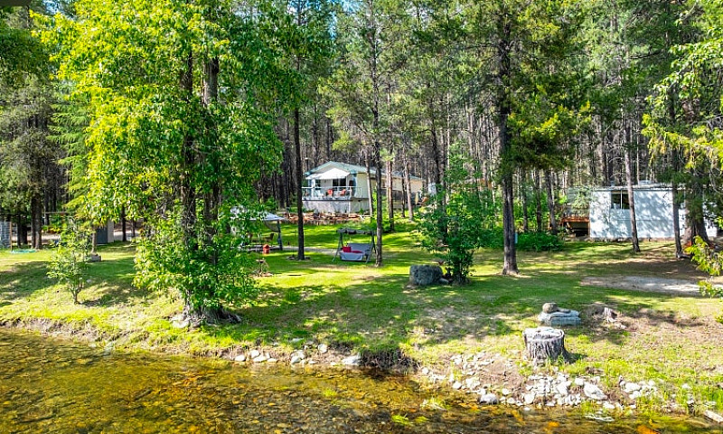 Moyie River Home , +...