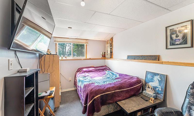 888 Sq Ft, 3 Bedroom...