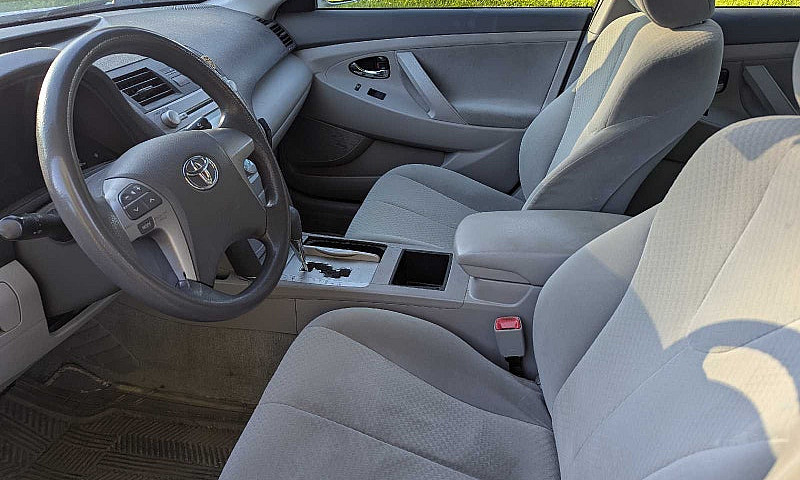 Toyota Camry Le 2007...