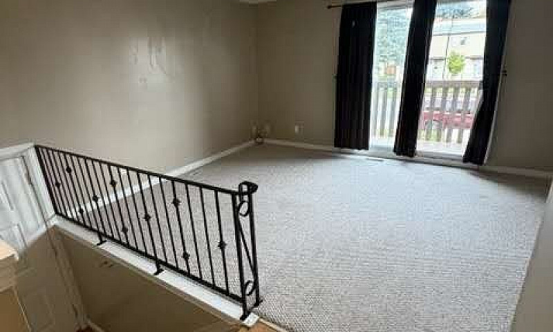 Cozy 2 Bedroom, 1 Ba...