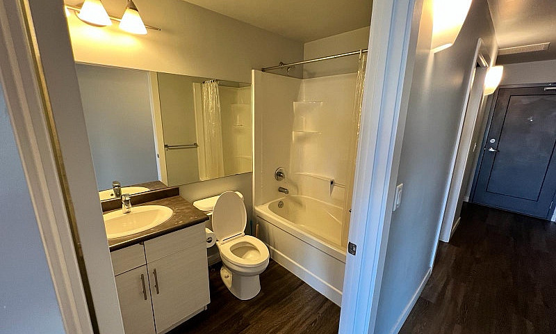 2 Bedroom, 1 Bathroo...
